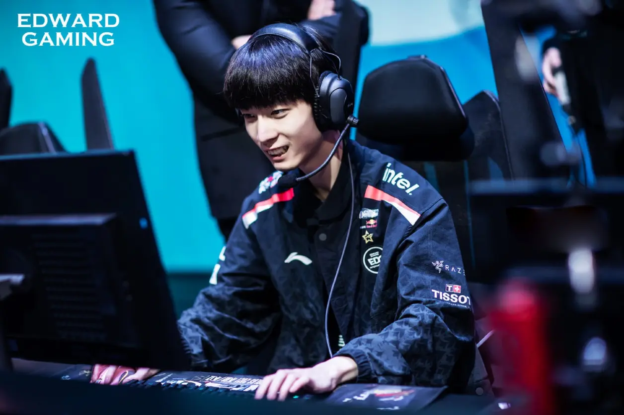 包含EDG绝杀LGD，Meiko拿下关键大龙强强对话八强赛，锁定晋级资格的词条