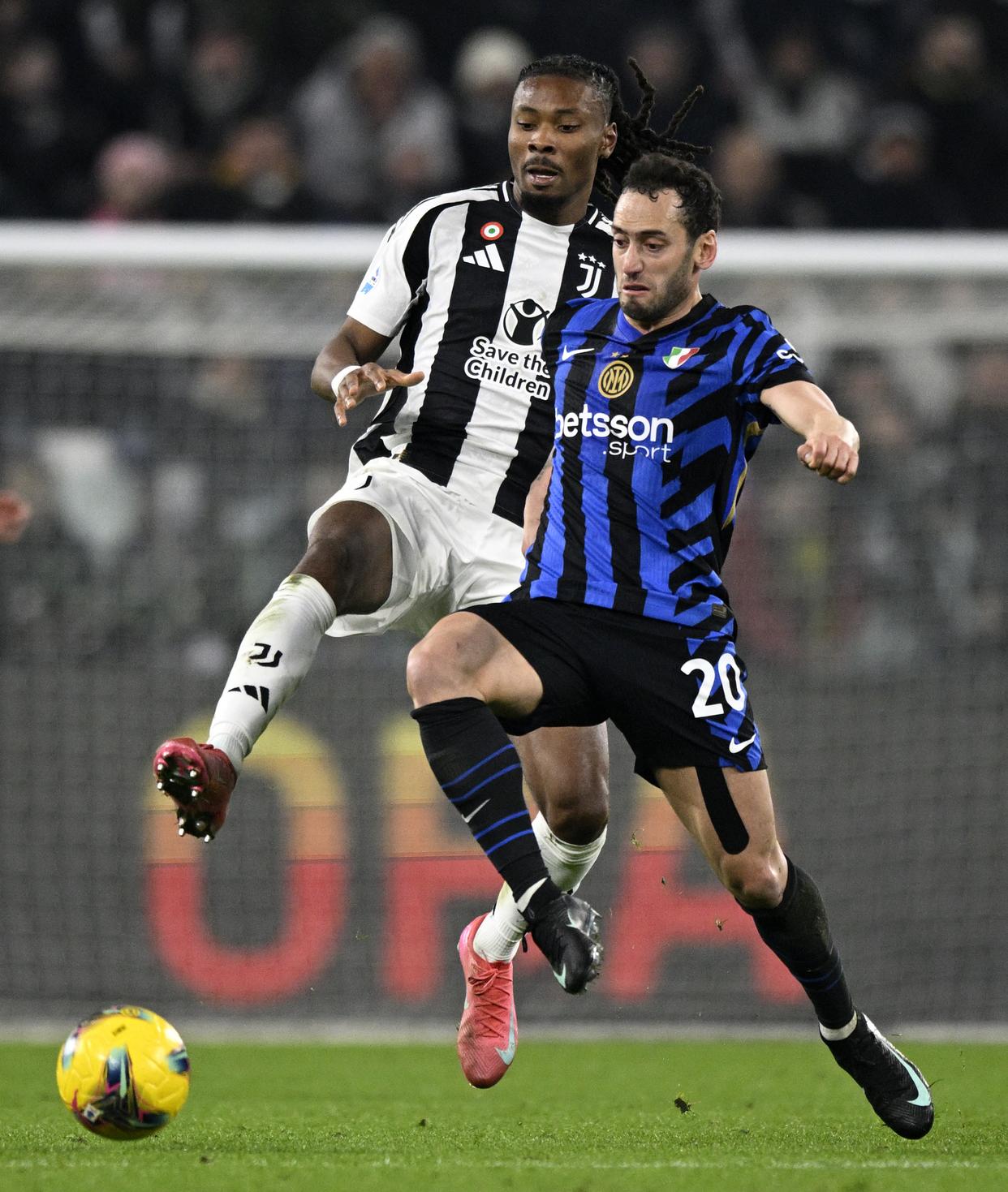 包含尤文图斯大胜AC米兰,梅西贡献2球1助攻,刷新进球纪录的词条 包含尤文图斯大胜AC米兰,梅西贡献2球1助攻,刷新进球纪录的词条