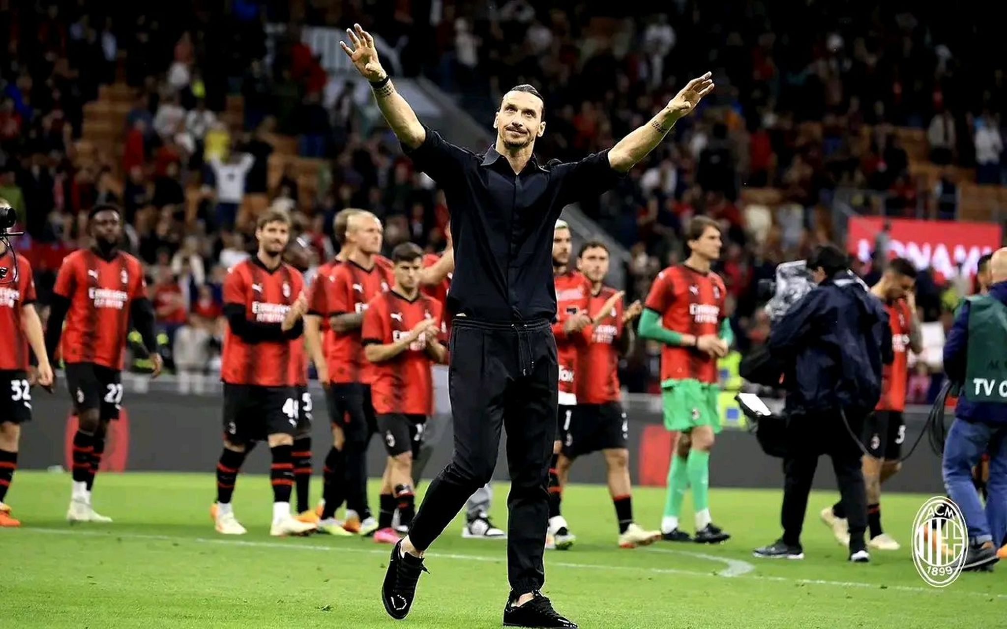 伊布接受采访表示愿为球队奉献一切