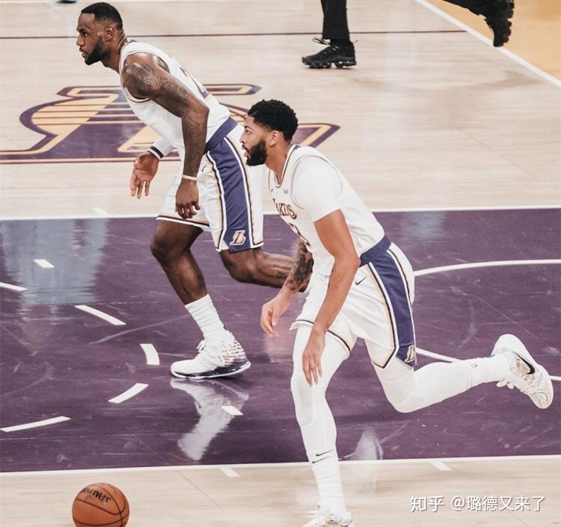 开云体育官网-黄蜂队凭借团队合作，成功逆转比赛取得胜利的简单介绍