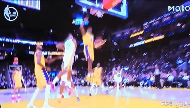 勇士队雄风不减，再次击败湖人队