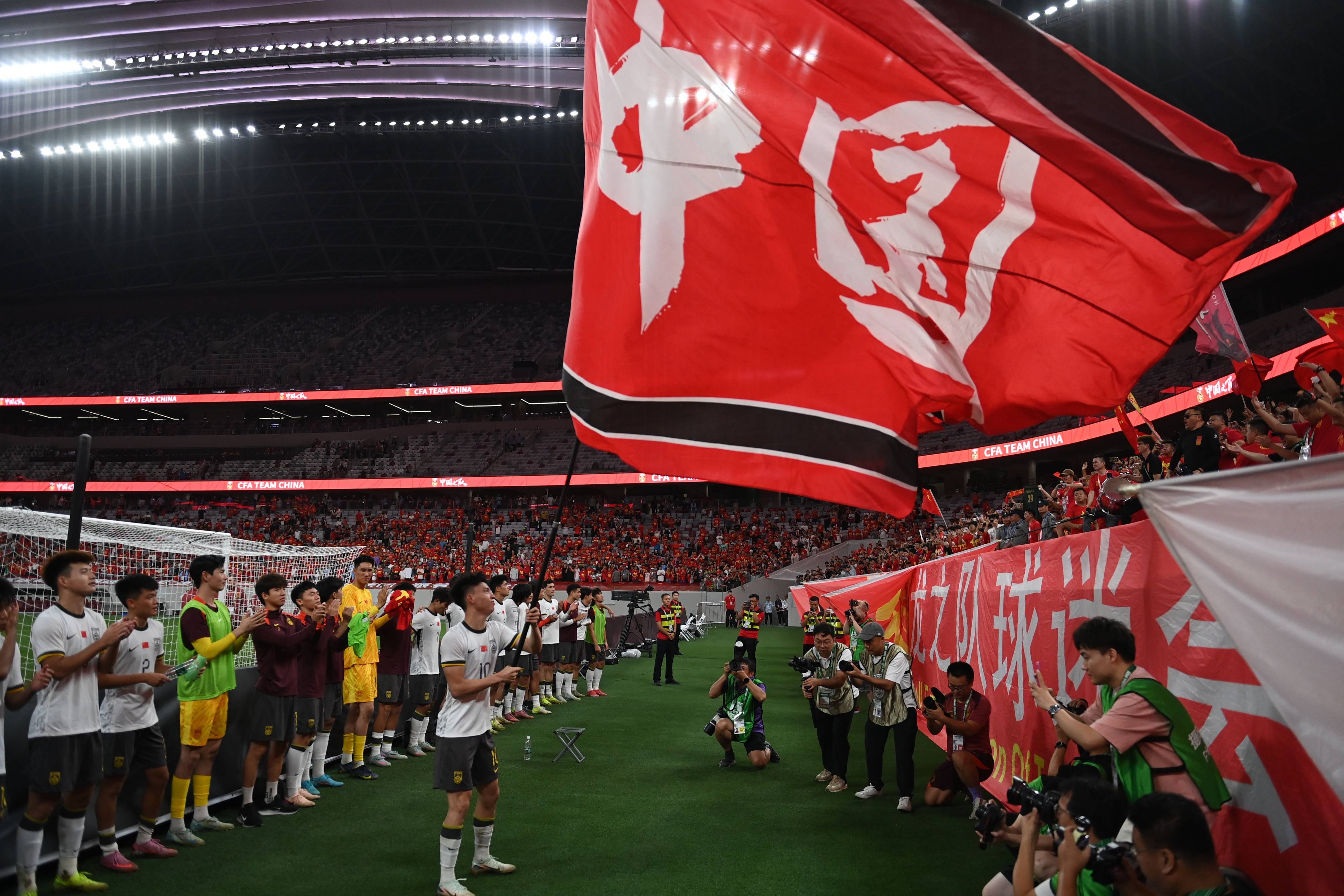 国内联赛新赛季开启，球队备战迎接激烈比拼的简单介绍