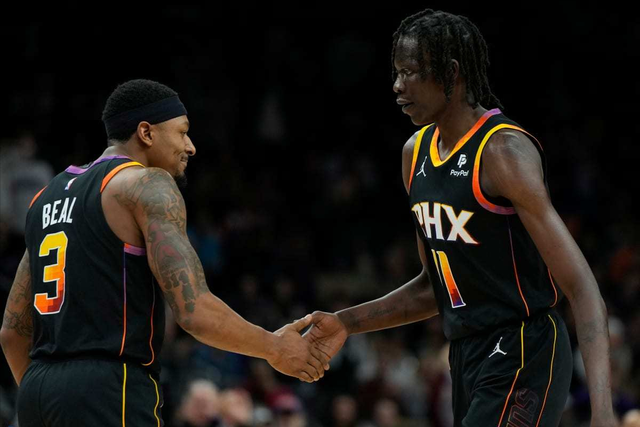 关于太阳主场大胜,领先优势不容小觑的信息 关于太阳主场大胜,领先优势不容小觑的信息