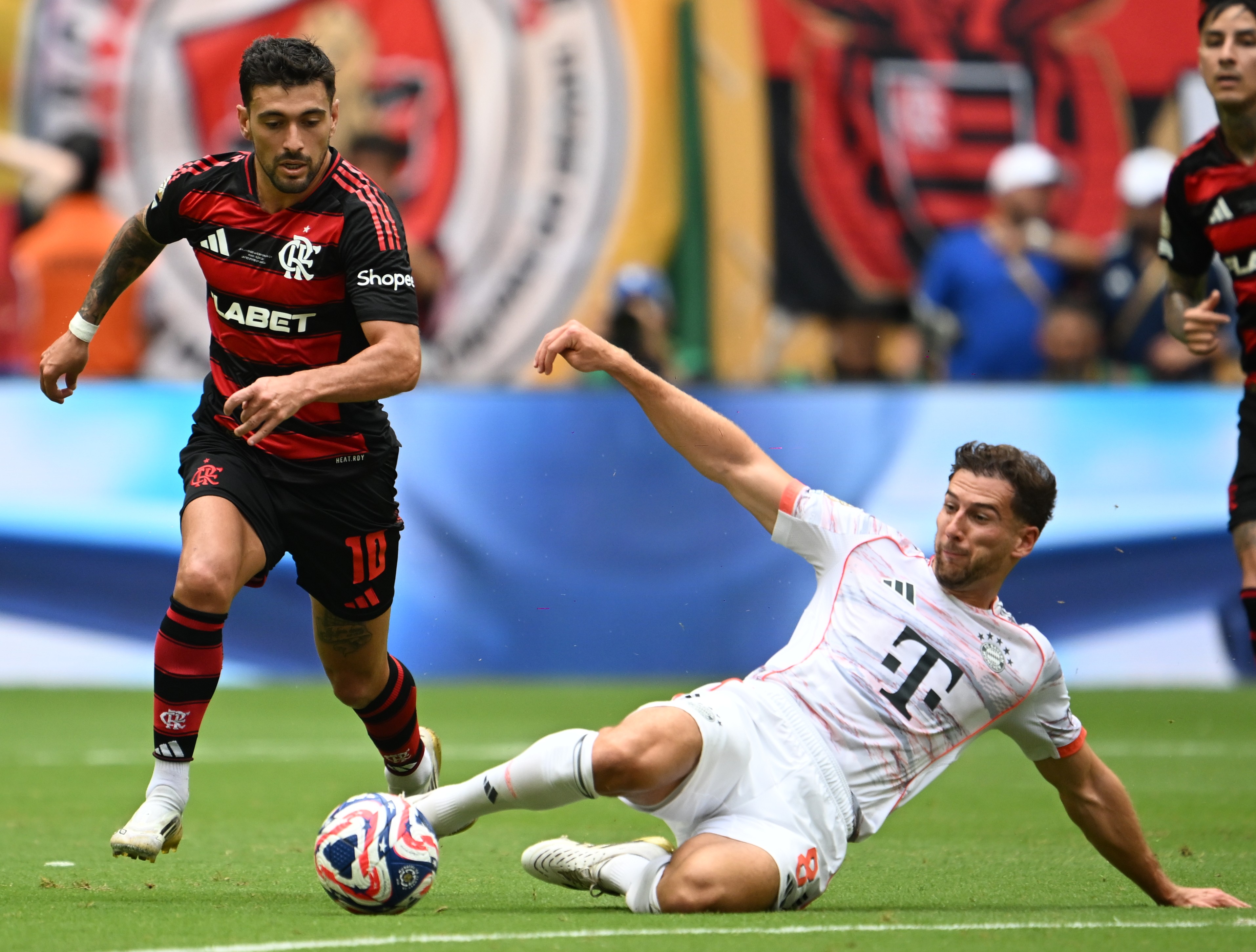 拜仁客场大胜,轻松晋级晋级 拜仁客场大胜,轻松晋级晋级