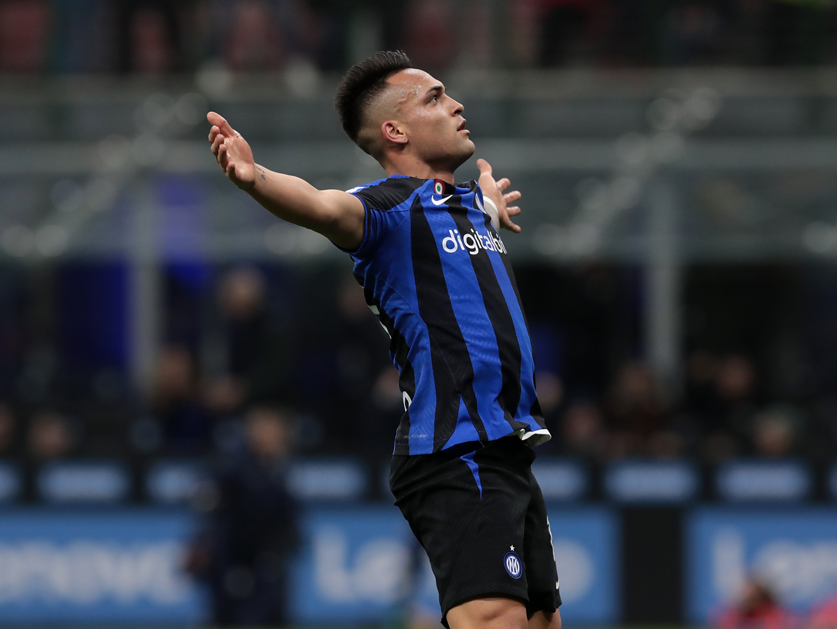 包含恩东贝莱三球，国际米兰大胜乌迪内斯的词条