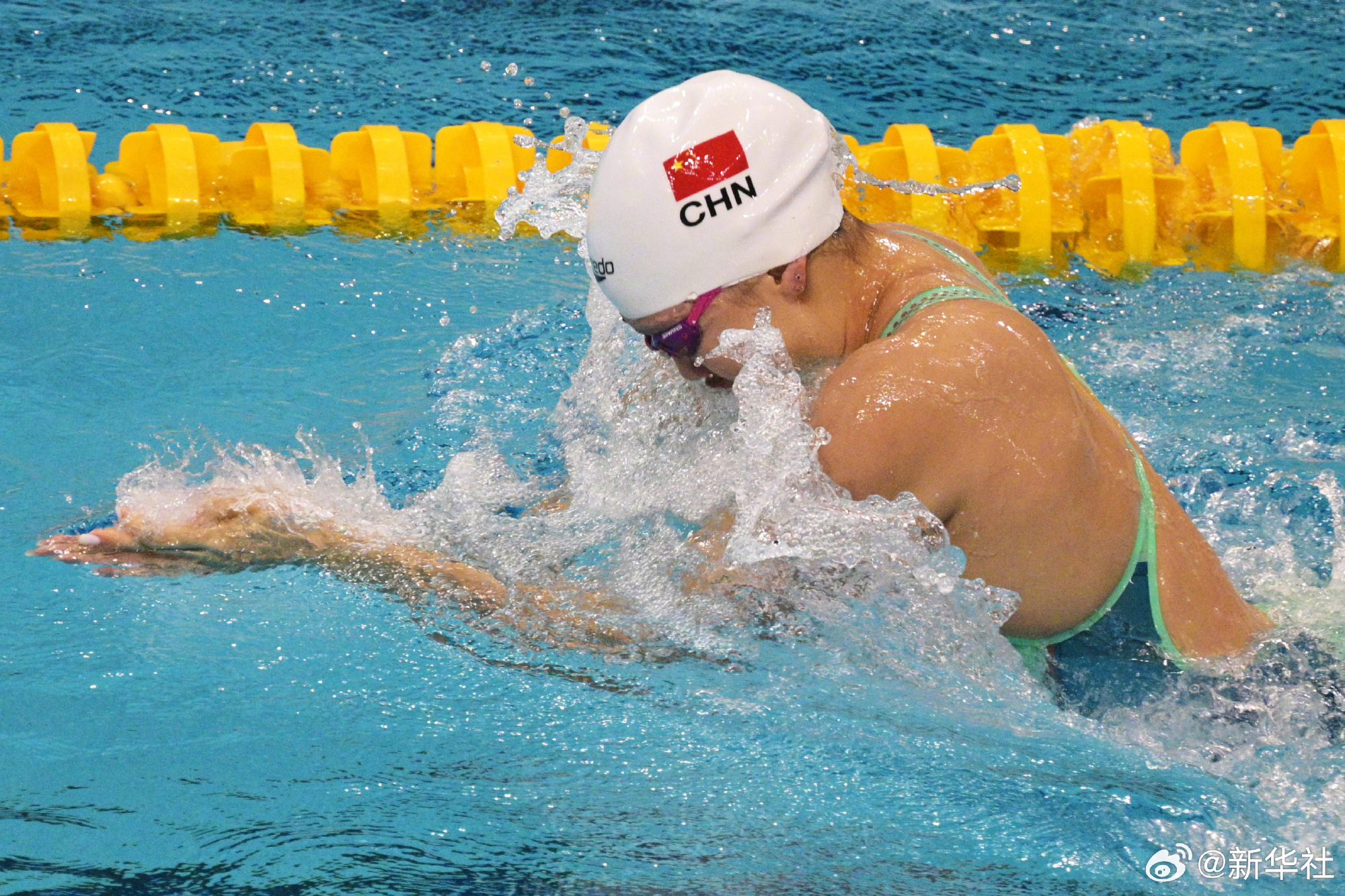 中国女子游泳选手闯入决赛,实力抢眼 中国女子游泳选手闯入决赛,实力抢眼