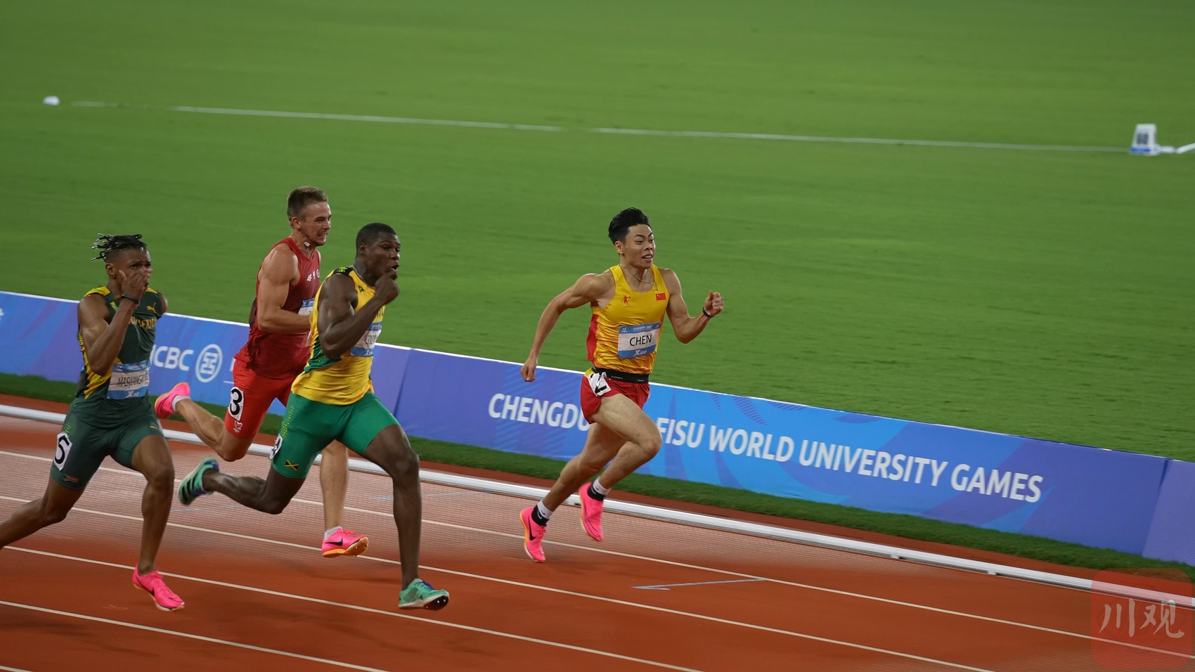 开云官网-包含田径项目选手飞奔起跑，气势如虹的词条