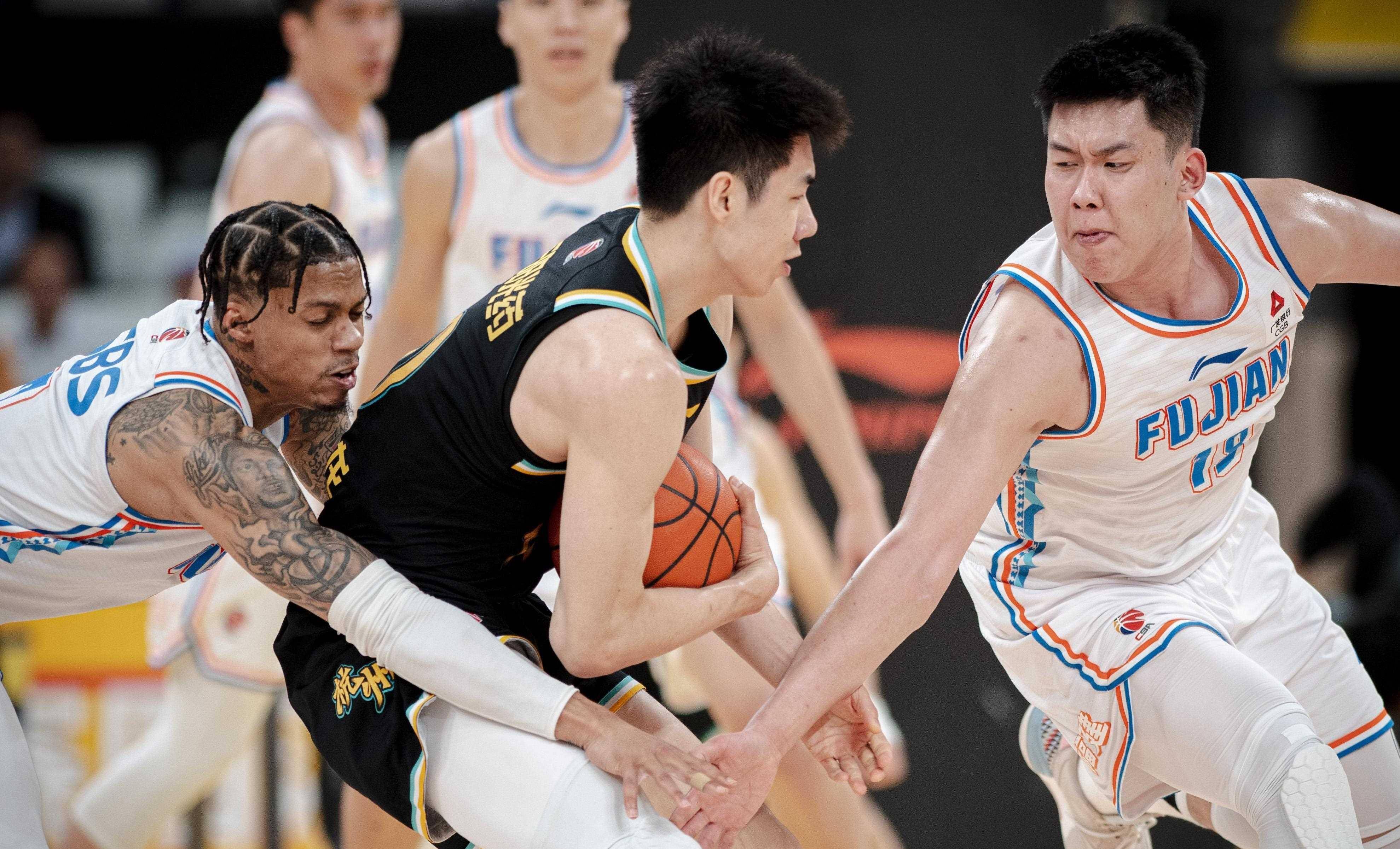 包含篮球比赛场上激烈角逐,精彩纷呈惊险连连的词条 包含篮球比赛场上激烈角逐,精彩纷呈惊险连连的词条