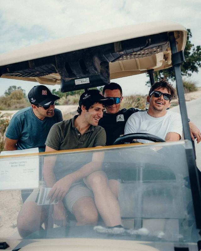 开云体育登录-威廉姆斯力克索伯车队，佩雷兹统治全场