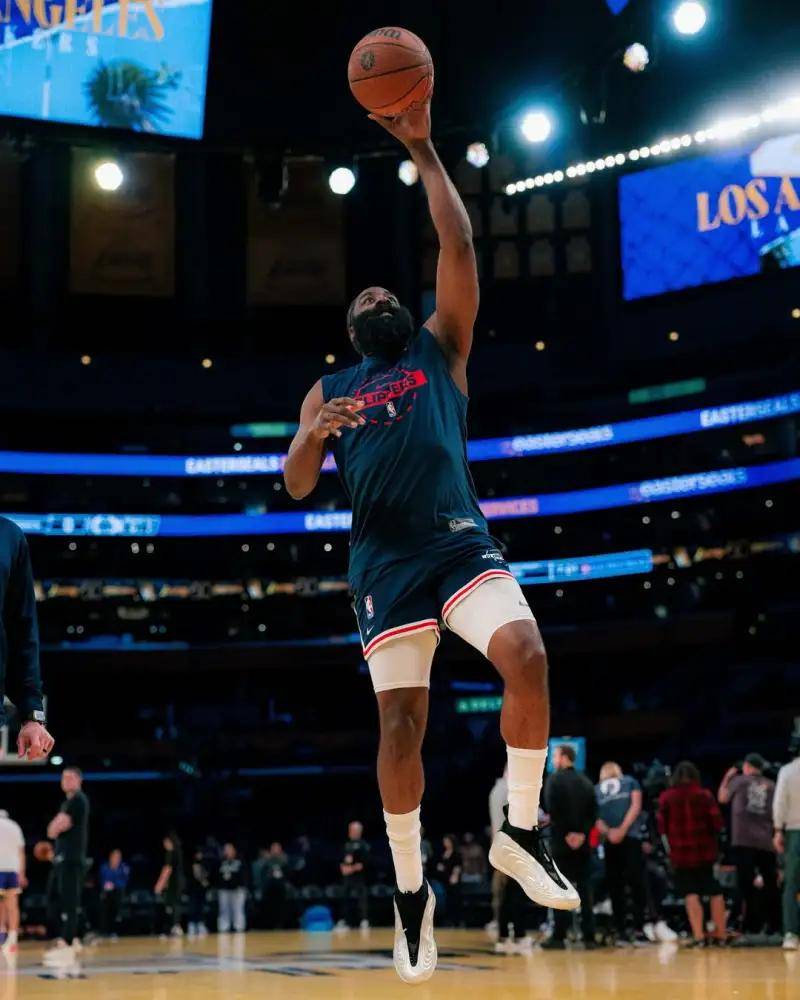 开云体育入口-关于马刺力克尼克斯，哈登高光表现的信息