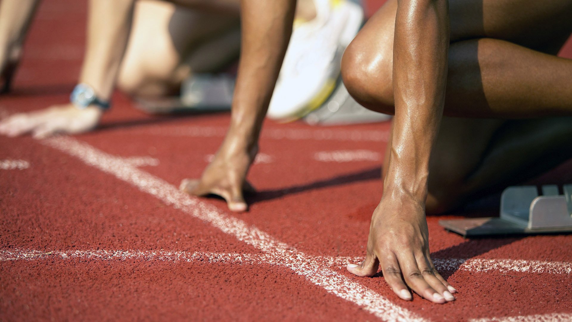 F1新赛季揭幕战，荷兰车队上演橙色奇迹，绝地翻盘新西兰黑马